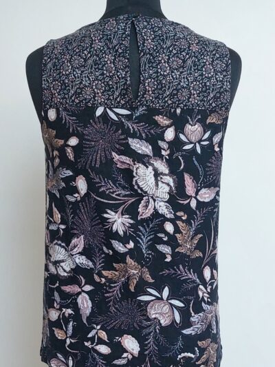 Tył bluzki - zdjęcie